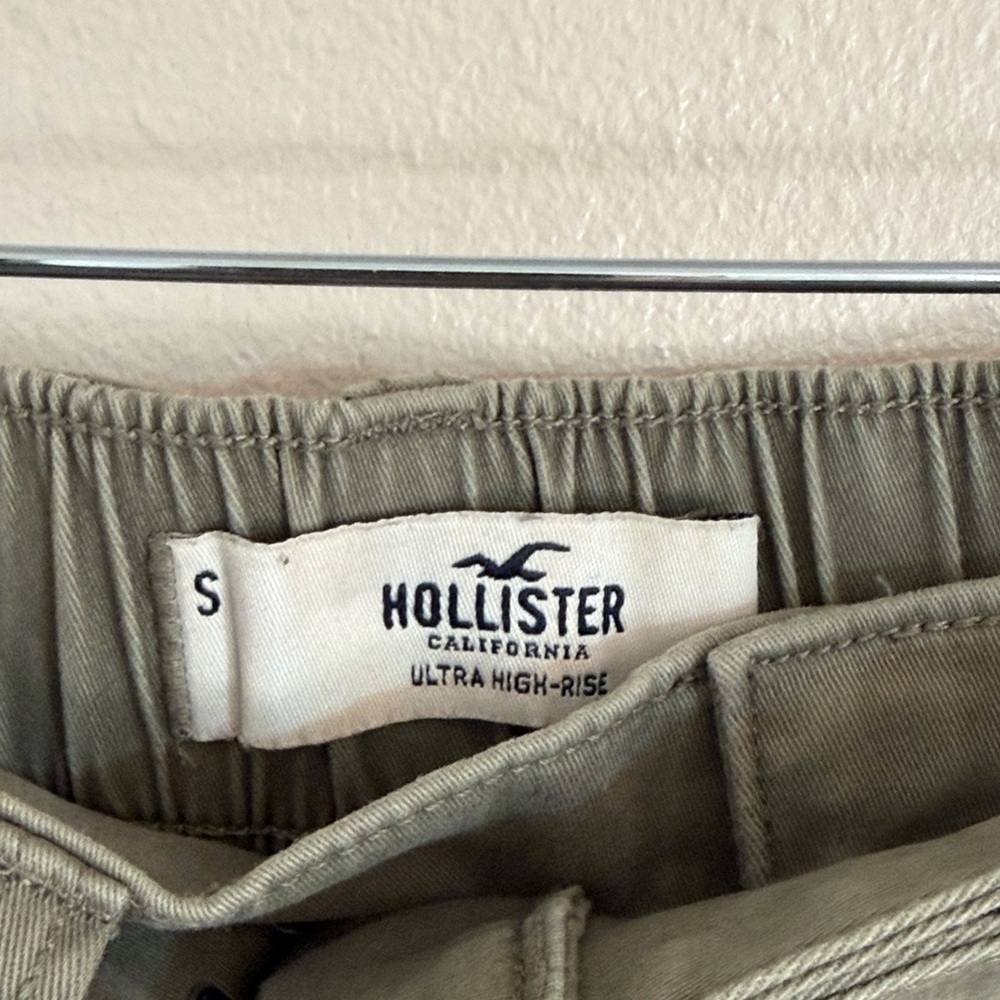 Hollister Cargo Jogger Pants - Picture 2 of 2